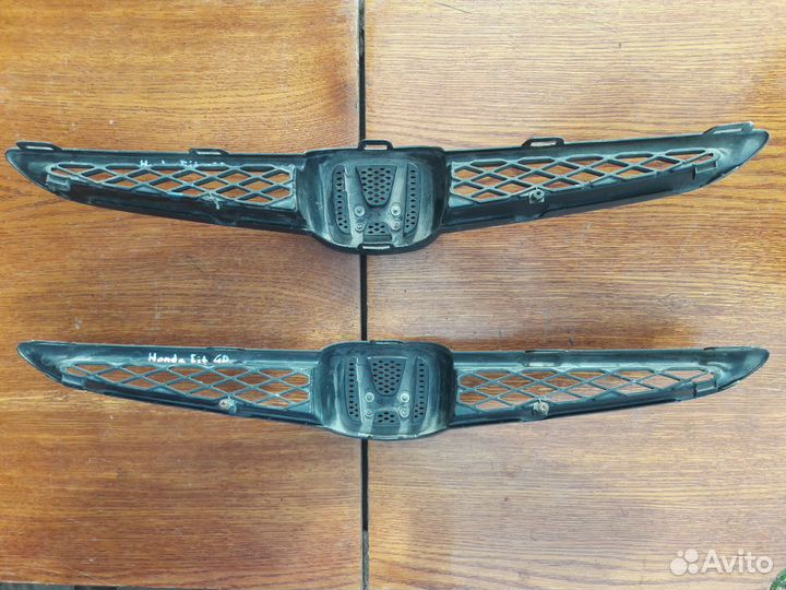 Решетка радиатора Honda Fit GD