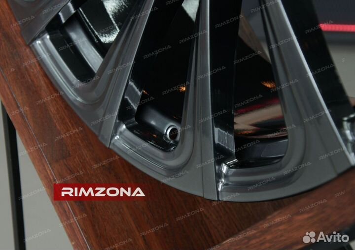 Кованые диски R22 на Mitsubishi Pajero