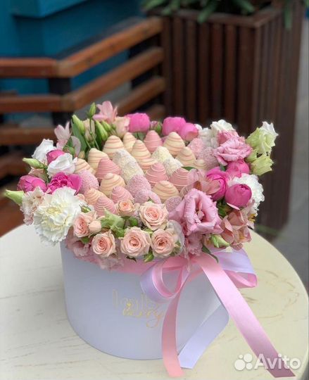 Съедобные букеты из клубники