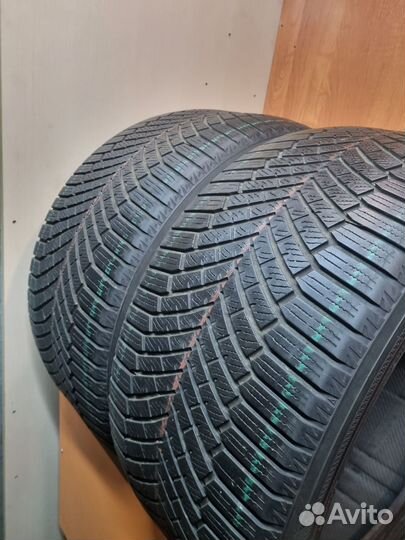 Yokohama BluEarth Winter V906 305/40 R20