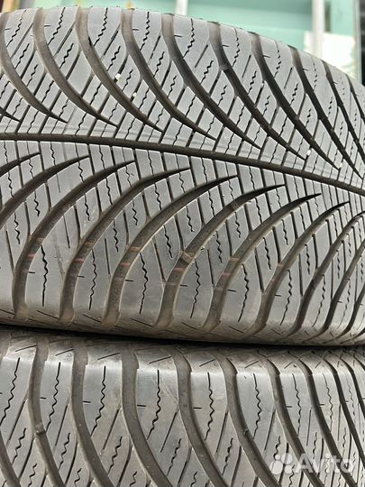 Goodyear Vector 4Seasons Gen-2 215/50 R17