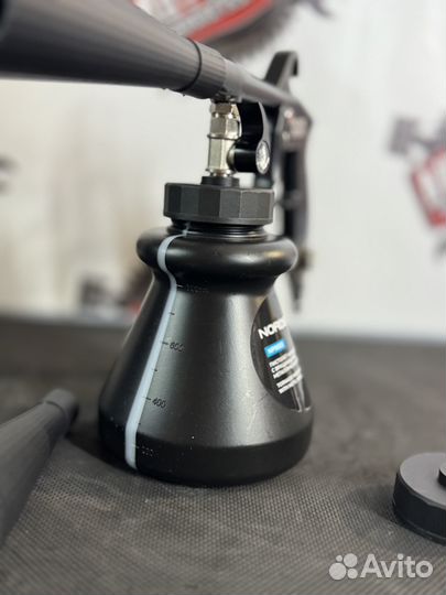 Пистолет моющий с пластиковым вращающимся распылит