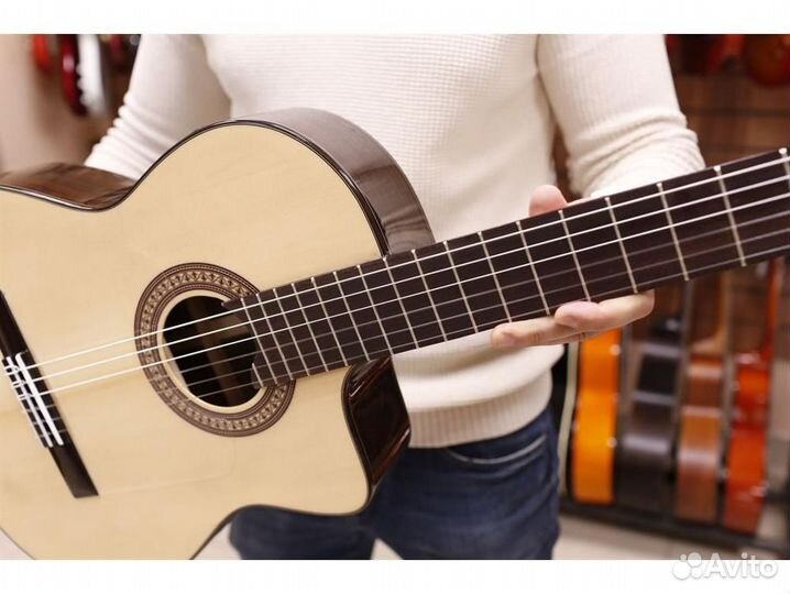 Martinez MFG-RS-CE - электроакустическая классичес