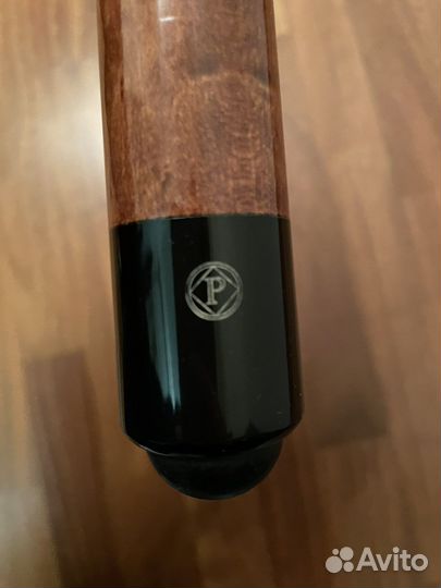 Бильярдный кий и чехол