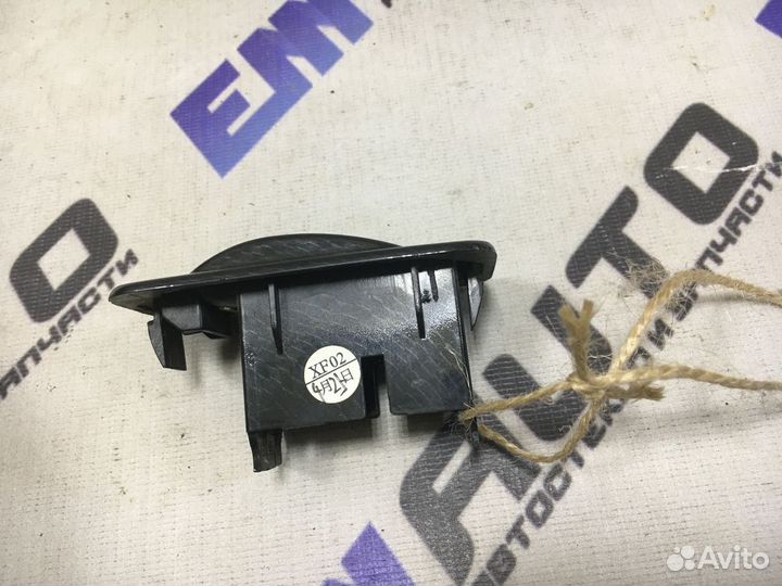 Накладка кнопки стеклоподъемника задняя Джили MK