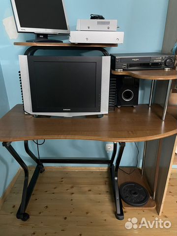 Компьютерный стол