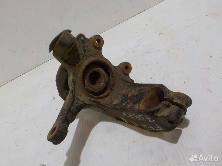Кулак поворотный передний правый Ford Focus 2
