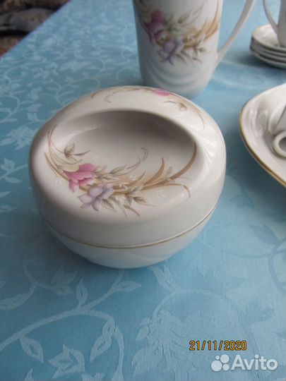 Сервиз кофейный на 4персоны с блюдом