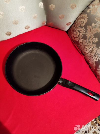 Сковороды бу