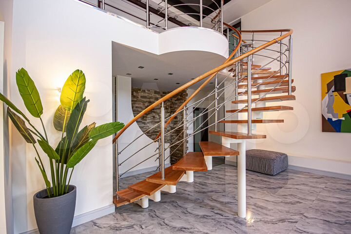 Коттедж 395 м² на участке 20,7 сот.