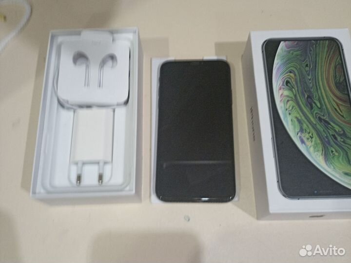 Телефон iPhone xs