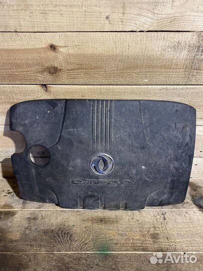 Декоративная крышка двс DongFeng S30