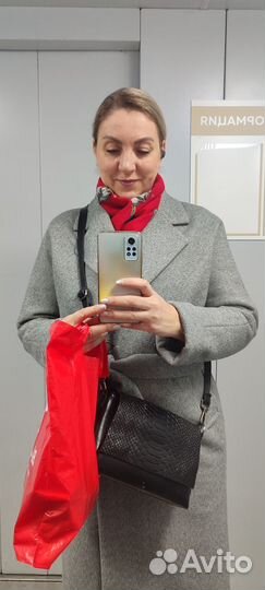 Пакеты с вещами