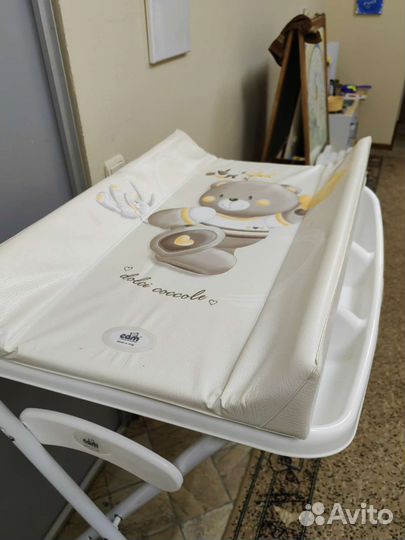 Ванночка для купания и пеленальный столик