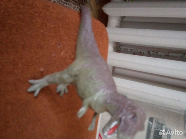 Игрушка тираннозавр