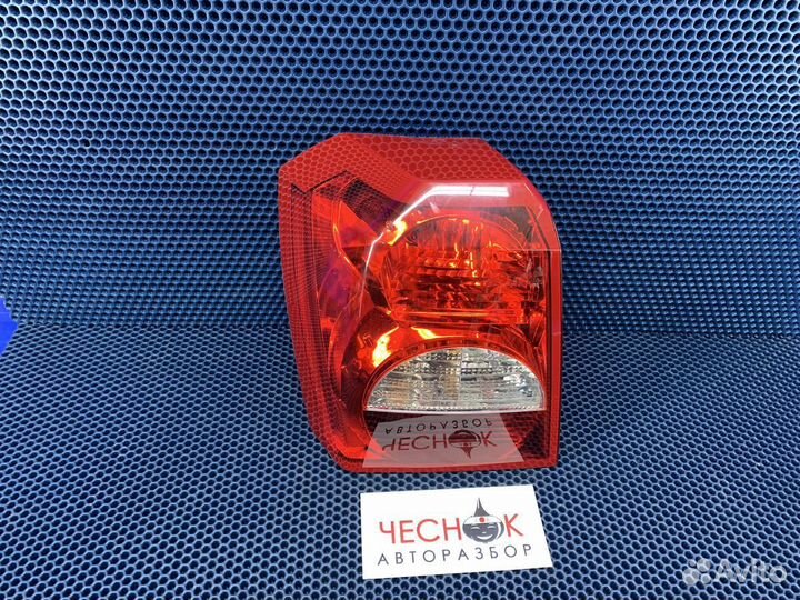 Фонарь задний левый Dodge Caliber 2006-2011
