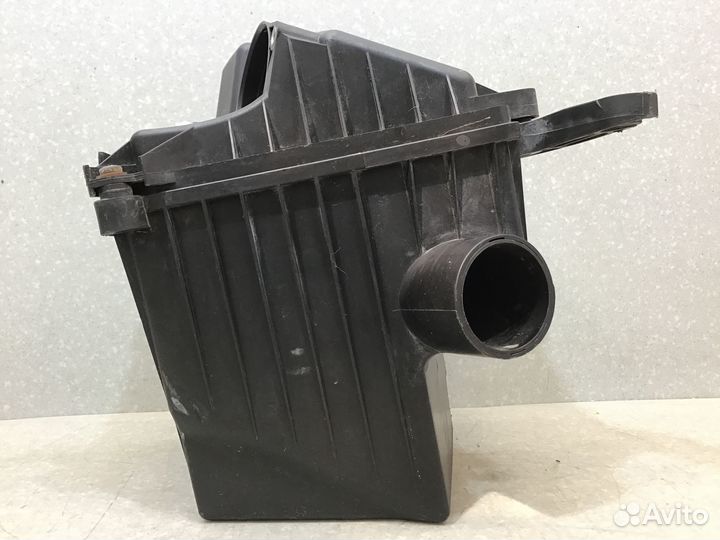 Корпус воздушного фильтра VAZ LADA Kalina 2004