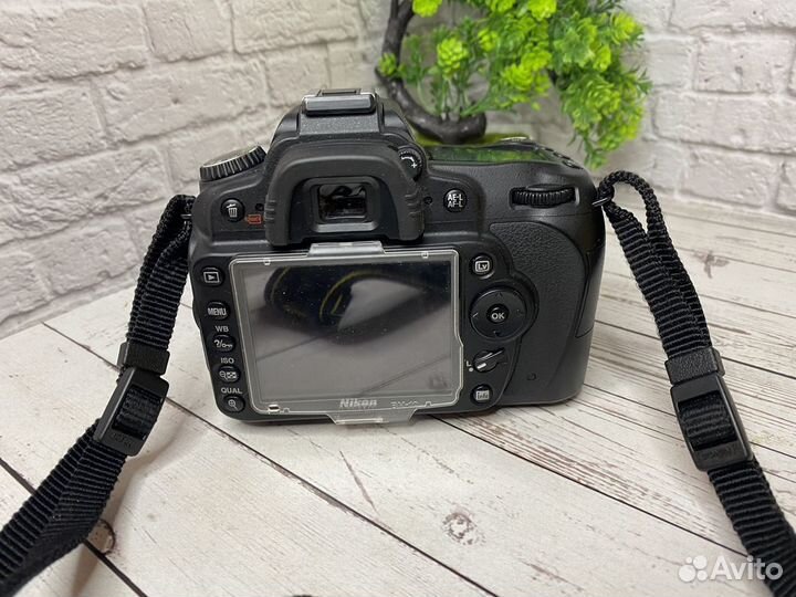 Зеркальный фотоаппарат Nikon D90