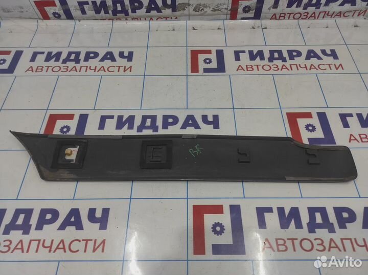 Молдинг заднего крыла правого Toyota Land Cruiser