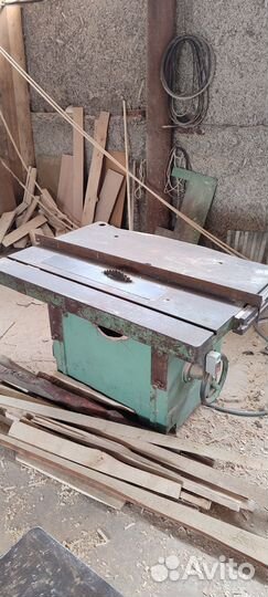 Циркулярный станок по дереву