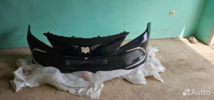 Бампер на toyota camry