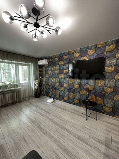 3-к. квартира, 57 м², 3/5 эт.
