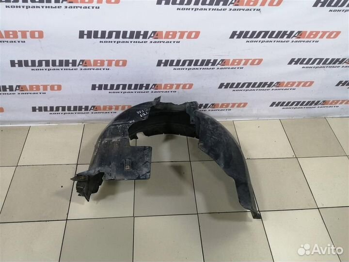 Подкрылок передний правый Форд Фокус 2