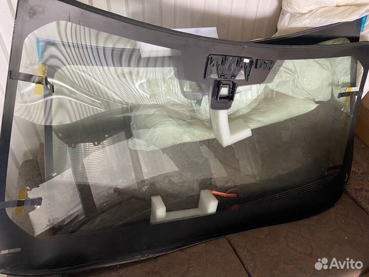 Стекло лобовое Discovery Sport 2015