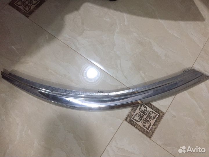 Продам хром на переднюю фару