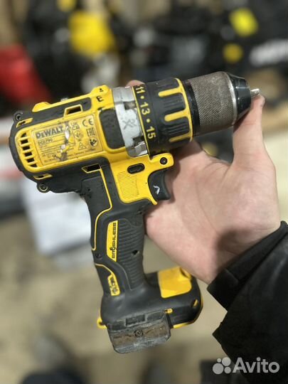 Аккумуляторный дрель-шуруповерт dewalt DCD 790 M2