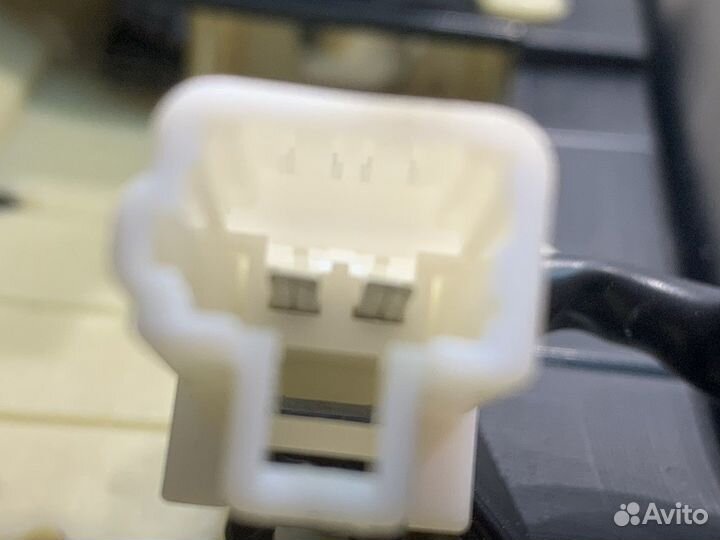 Обшивка двери (передняя, правая) (Kia Mohave)