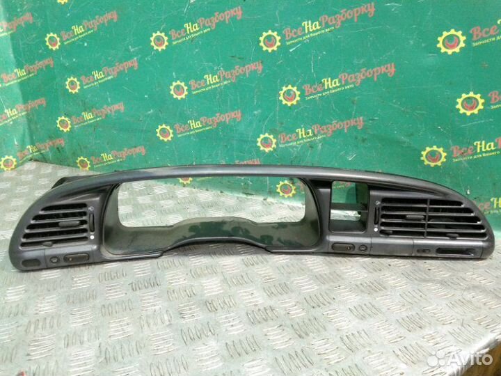 Накладка торпеды Ford Mondeo 1 лифтбек