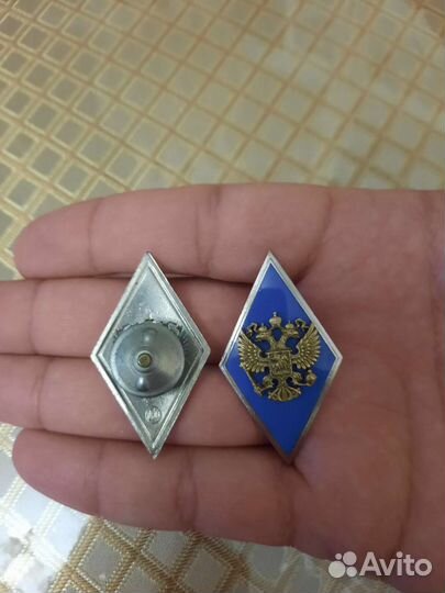 Значок об окончании военного института