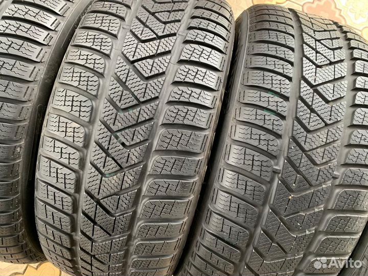 Pirelli Winter Sottozero 235/50 R18