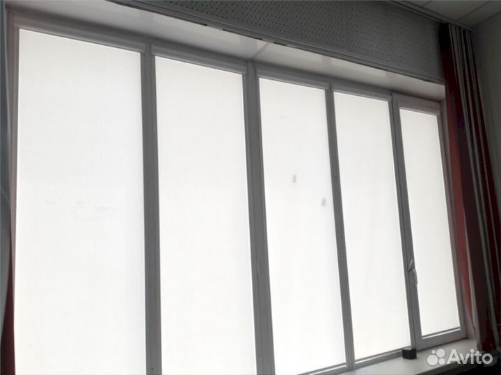 Жалюзи и рулонные шторы на окна