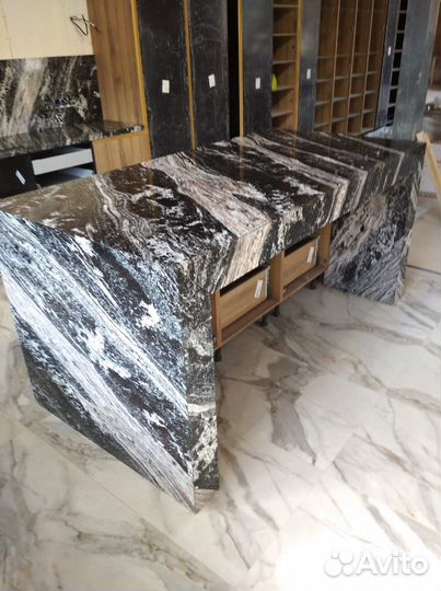 Столешница из камня для кухни и барбекю