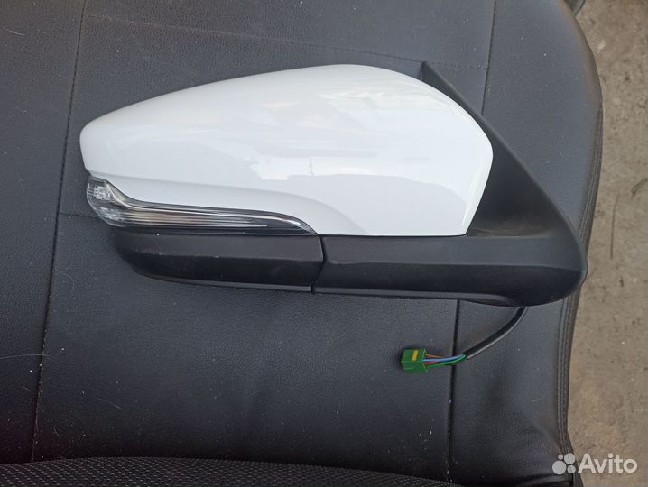 Зеркало правое Лада Гранта