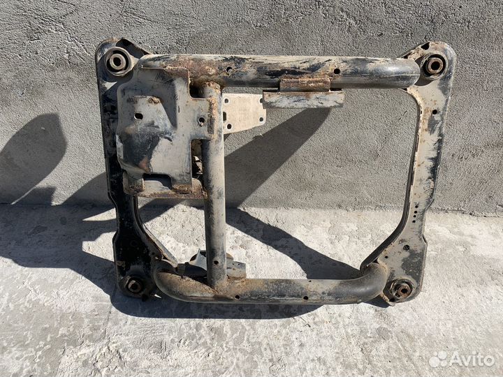 Подрамник раздатки Range Rover Vogue 3