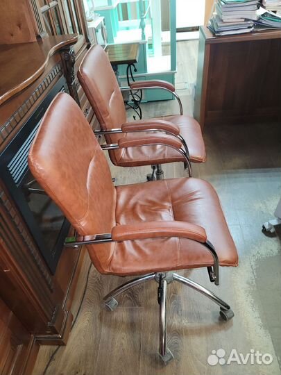 Офисное кресло