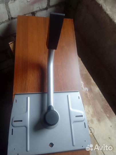 Настенный кронштейн для телевизора