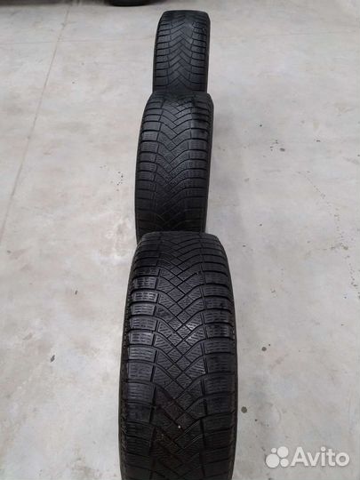 Pirelli Ice Zero 205/60 R16 92H
