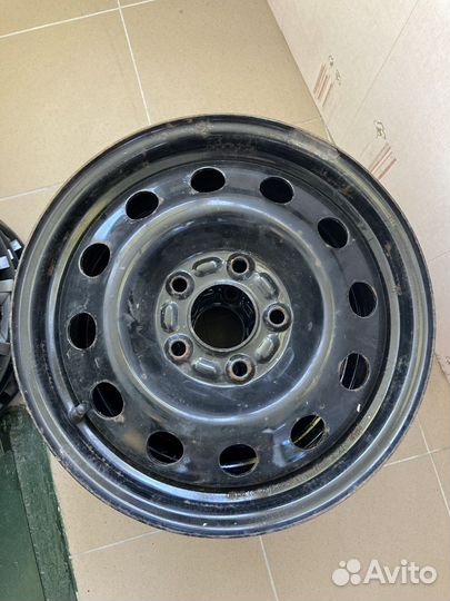 Диски штампованные r15 с колпаками на KIA Hyundai