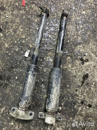 Задняя стойка амортизатора Chevrolet Cruze