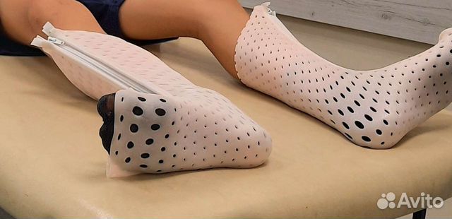 Тутор на голеностоп из лплавкого пластика. Ортез