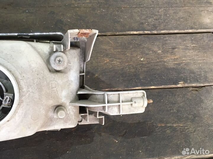 Фара правая Toyota chaser MX-83