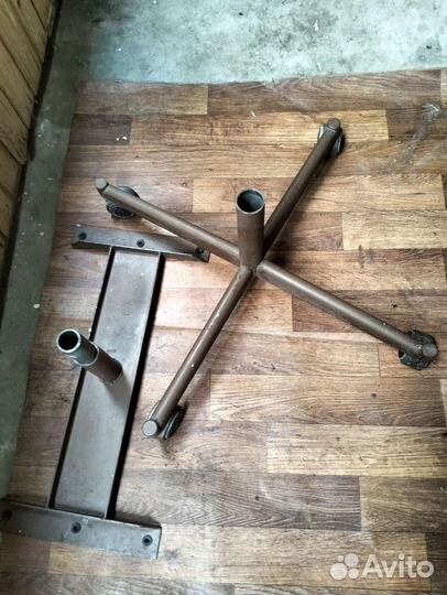 Подставка на колесиках для техники, мебели