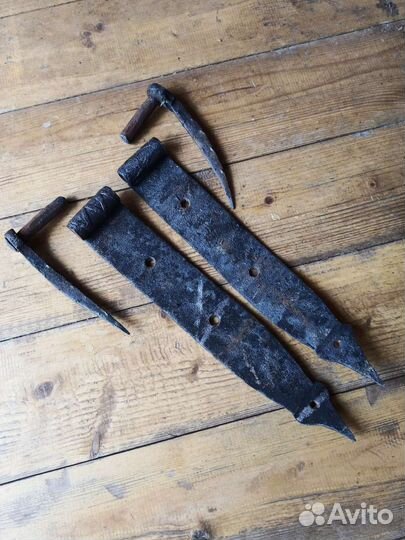 Старые кованые петли для вотор