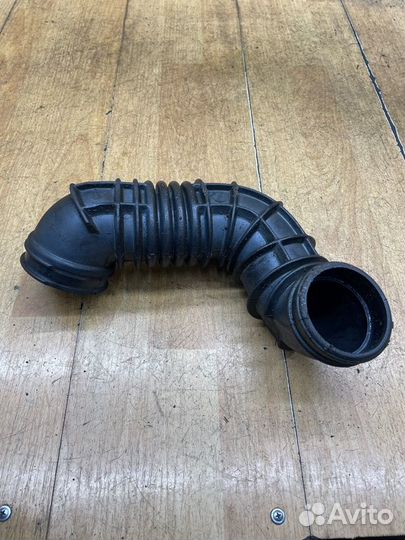 Патрубок воздушного фильтра Ford Focus 1 fxdb 2002