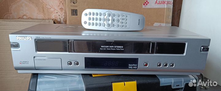 Видеомагнитофон Philips VR840/58