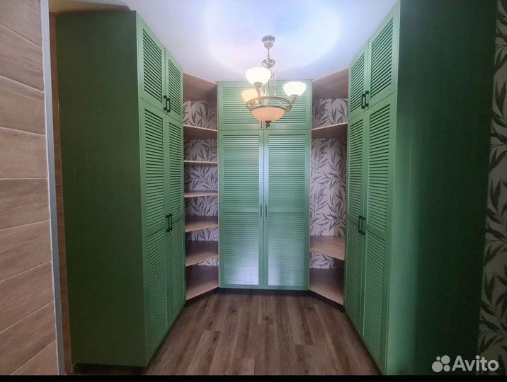 Встроенный угловой шкаф от производителя